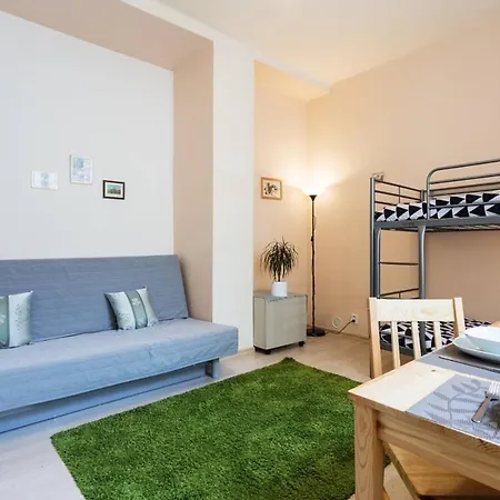 Sensational Location Studio Apartment *